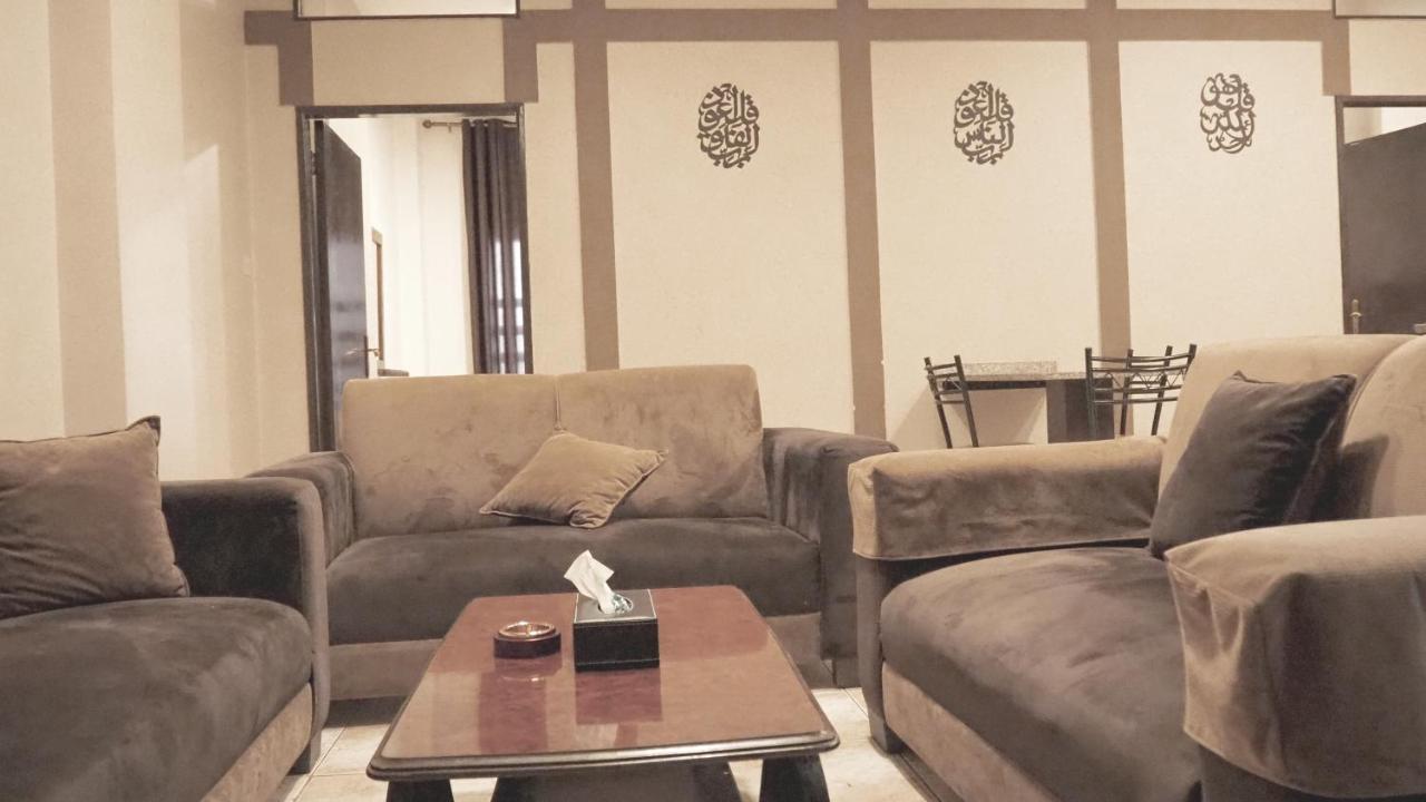 Al Fawanes Hotel Apartments Амман Экстерьер фото