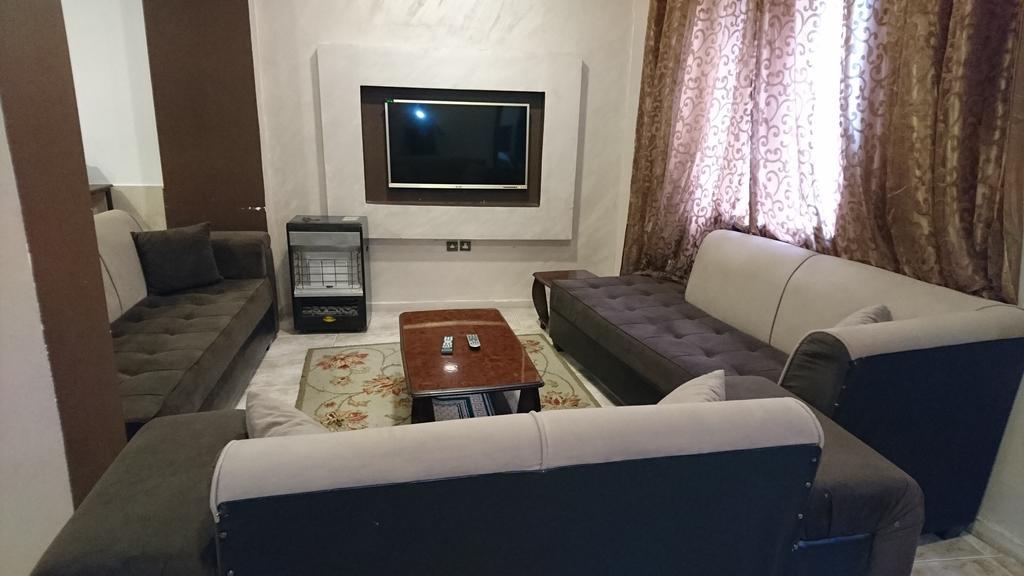 Al Fawanes Hotel Apartments Амман Экстерьер фото
